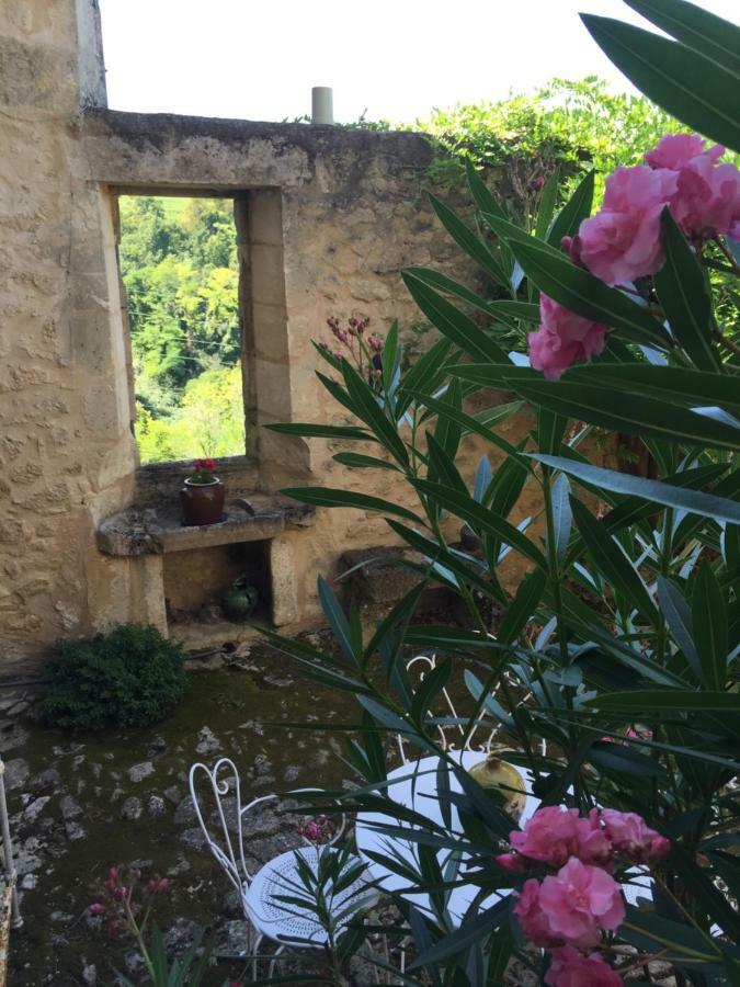 Le Prieure Acomodação com café da manhã Saint-Pey-de-Castets Exterior foto