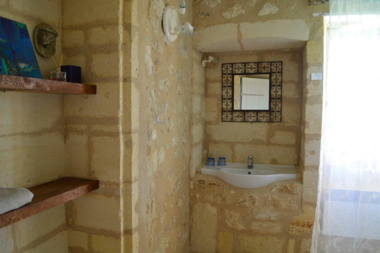 Le Prieure Acomodação com café da manhã Saint-Pey-de-Castets Exterior foto