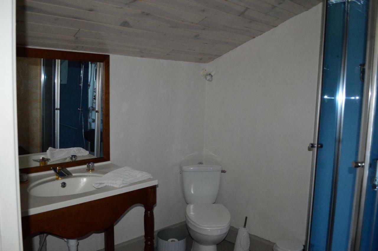 Le Prieure Acomodação com café da manhã Saint-Pey-de-Castets Exterior foto